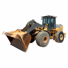 Load image into Gallery viewer, REAR CAB GLASS | DEERE FEL 444J - 844J
